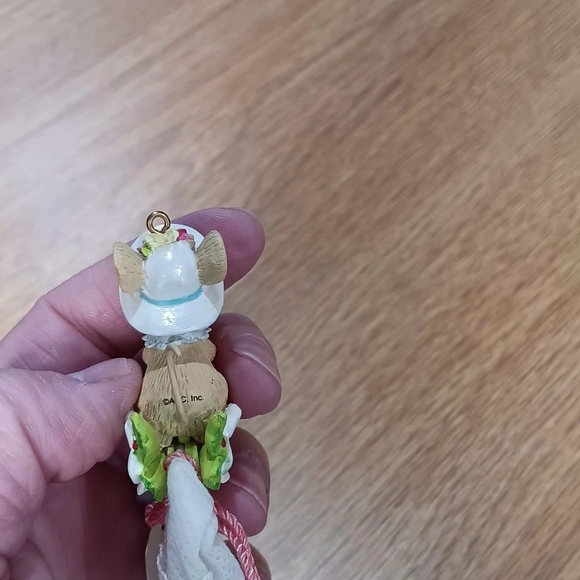 Floral Lace Sachet with Mouse Figurine - Picture 5 of 6